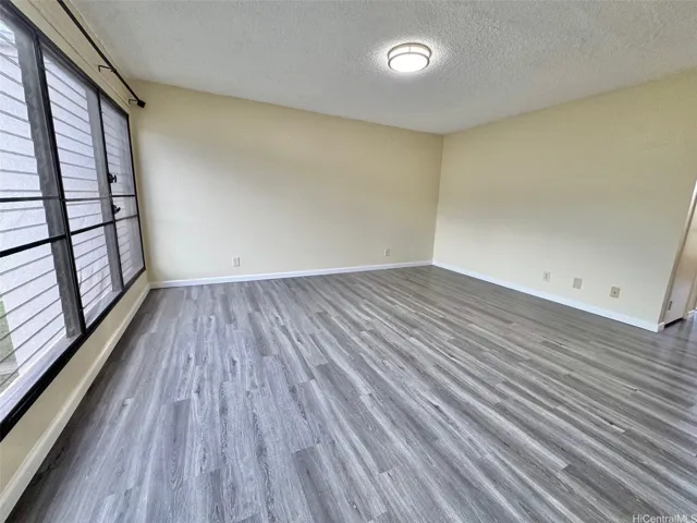 Neutral paint throughout