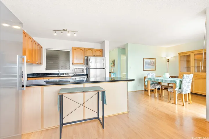 The extra space truly makes a big difference in opening up the unit.