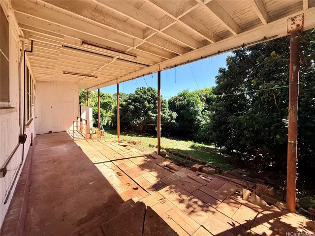 Lower level lanai