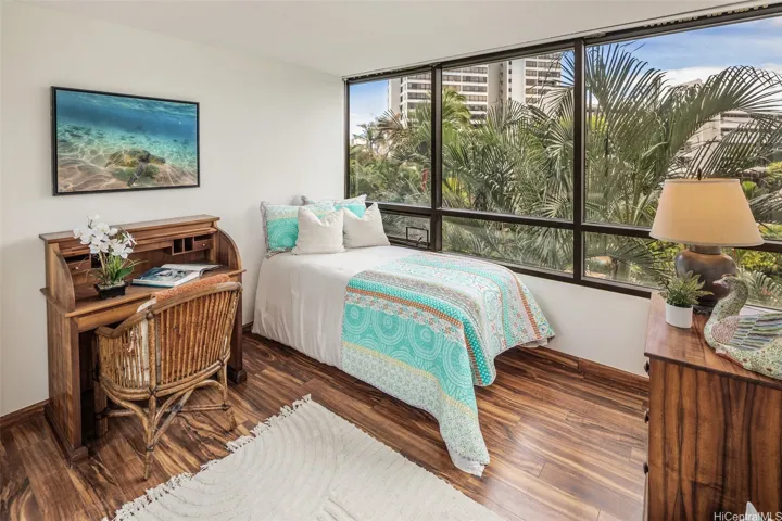 Second bedroom with nice daylight and greenery views.