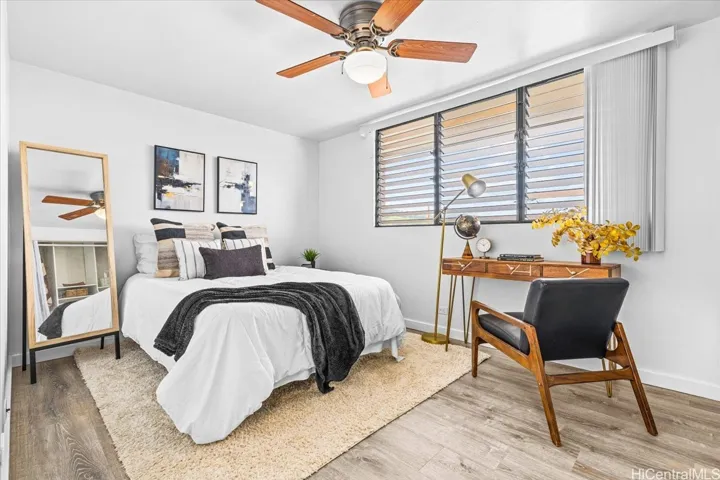 Spacious bedroom. Lots of natural light.