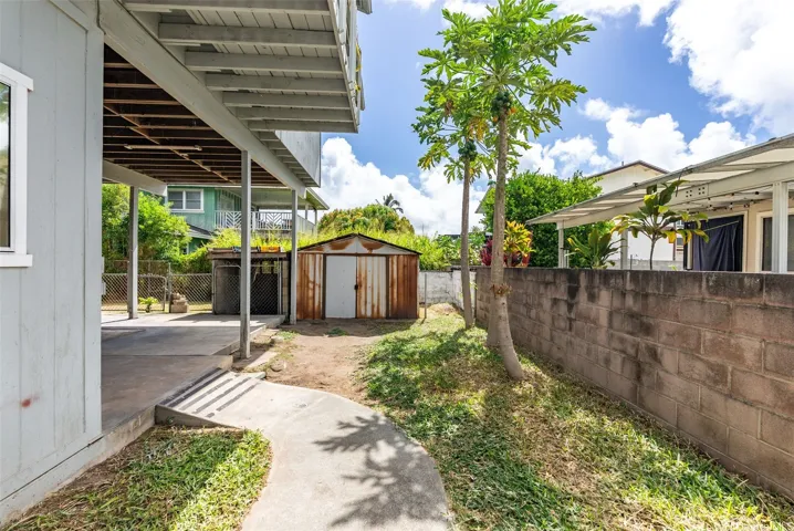 Right side of home leading to backyard