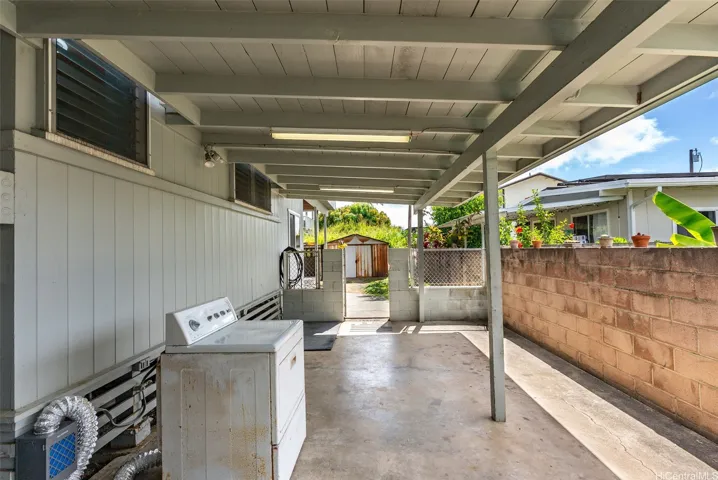 Side Lanai