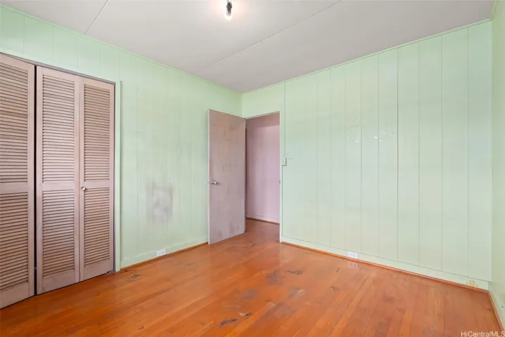 Dowstairs Bedroom #2