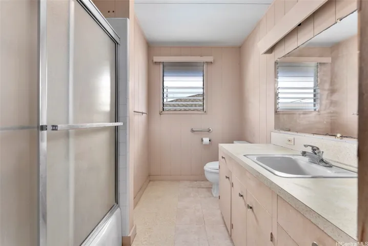 Downstairs Full Bath #1