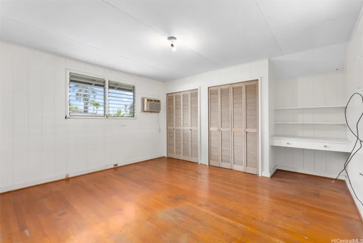 Primary Bedroom (Downstairs)