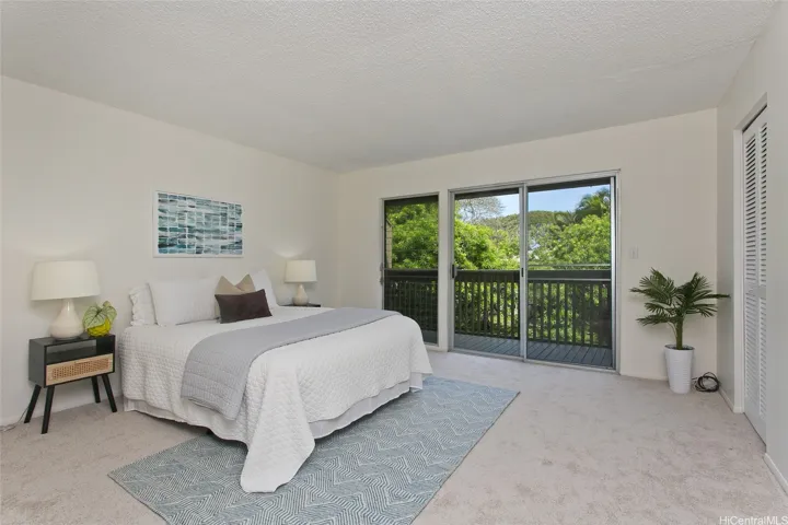 Primary bedroom with lanai