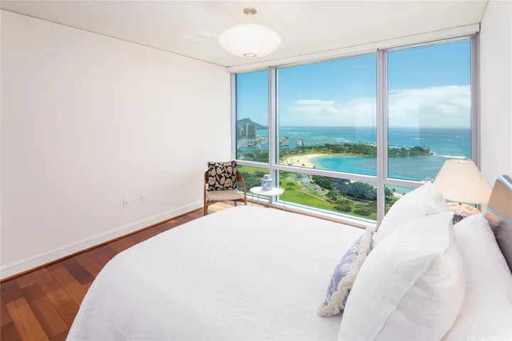 Second Bedroom with Diamond Head View