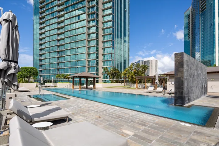 Pool and Spa with Bubble Bed