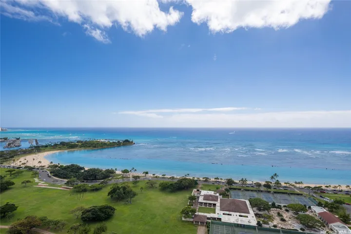 Magic Island, Ala Moana Beach View