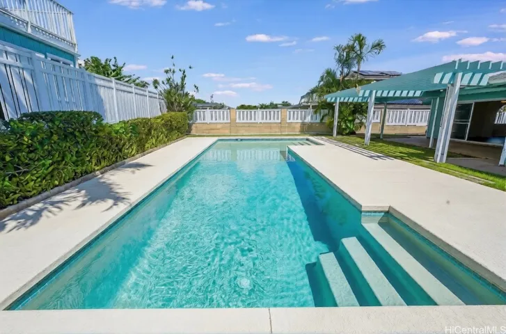 Main House. Lanai and Pool