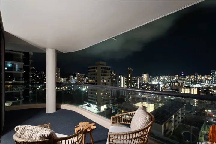 Enjoy a relaxing evening on your oversized lanai. Indoor outdoor living, in the Sky!
