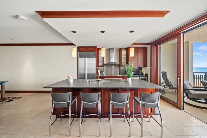 Nice subzero refrig and cabinets