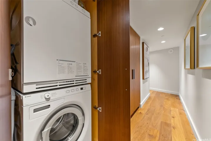 High-end in unit washer and dryer