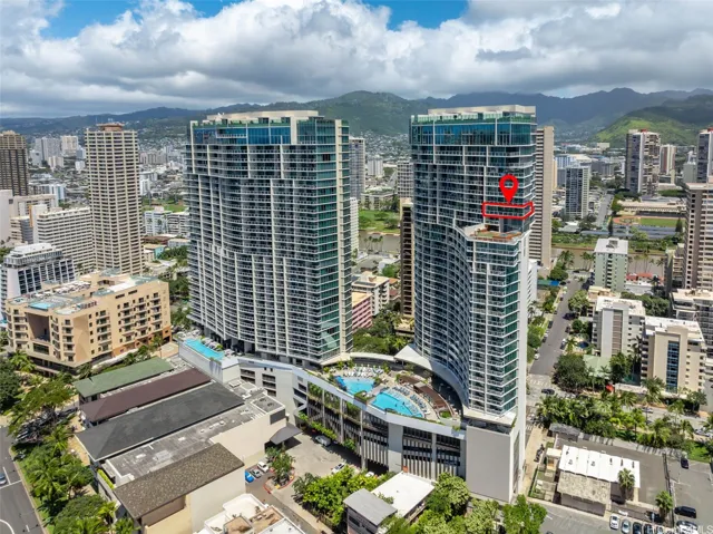 Grand residence high floor corner unit