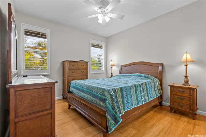 Comfortable 2nd bedroom