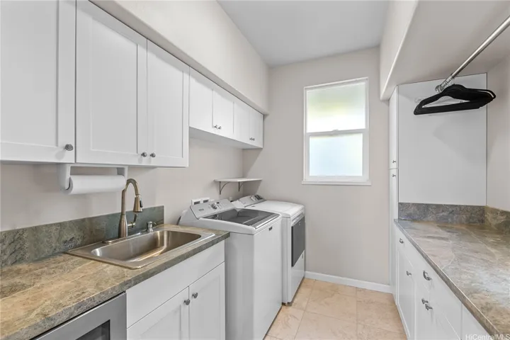 Well located laundry room