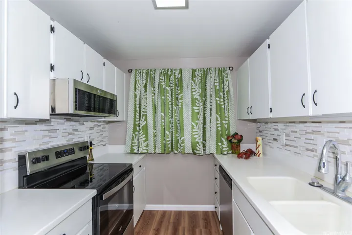 New Range/Oven and Slim Microwave