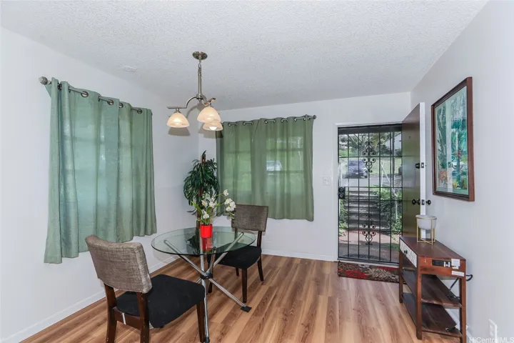 Seperate  dining area at the front entry