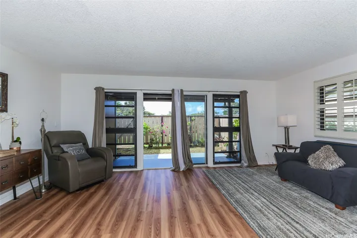 Large livingroom with space for multiple configurations