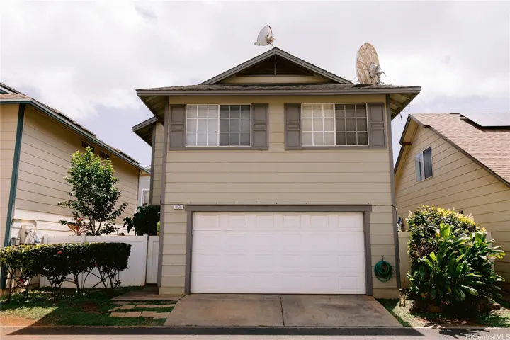 Front view of the house.