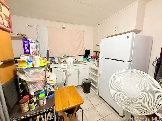 Unit B Kitchen