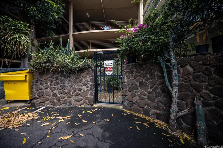 easy access from parking to the unit