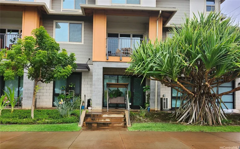 Ground floor 1 bedroom 1 bath with spacious living room