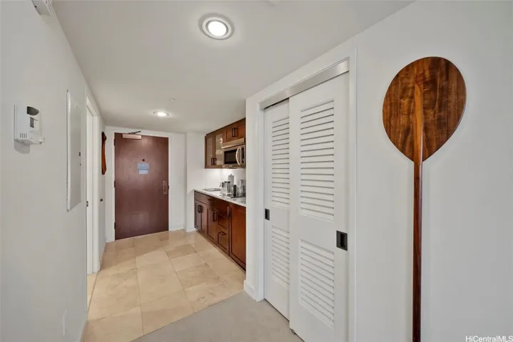 Spacious and welcoming entryway, and closet space