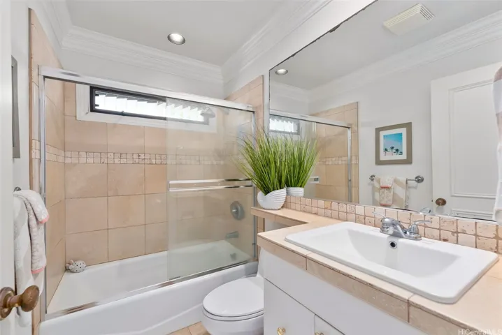 Hall 2nd bath