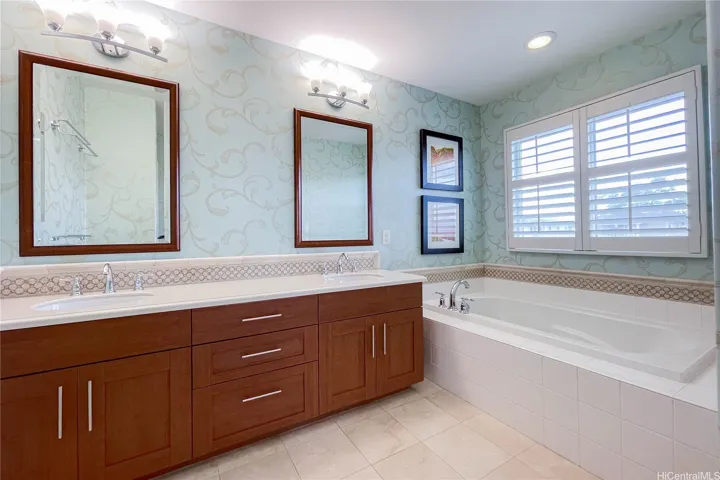 Full Bathroom inside Primary Bedroom