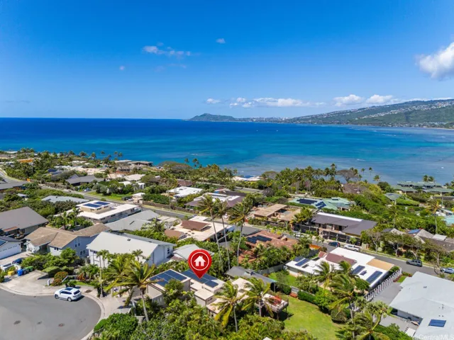 Aerial view of Koko Kai neighborhood and Maunalua Bay coastline