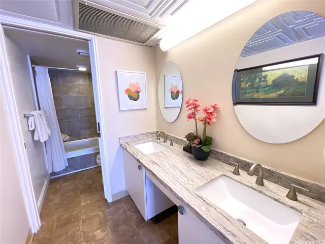 2nd Bathroom