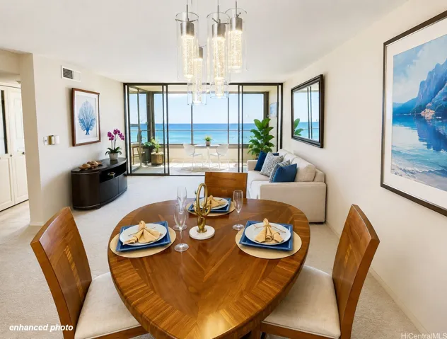 Dining to Lanai