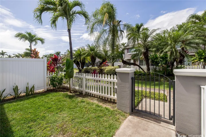 Low maintenance front yard