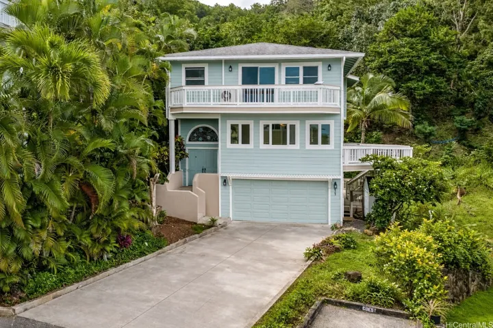 Welcome Home! *Enhanced driveway*