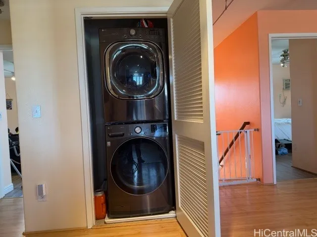 Oversized front-loading Washer/Dryer