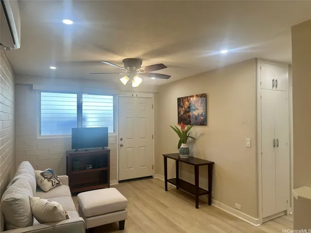 Natural lighting throughout.