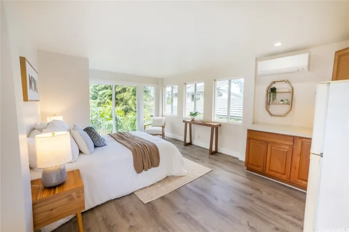 Separate Studio Cottage with a closet and full bathroom