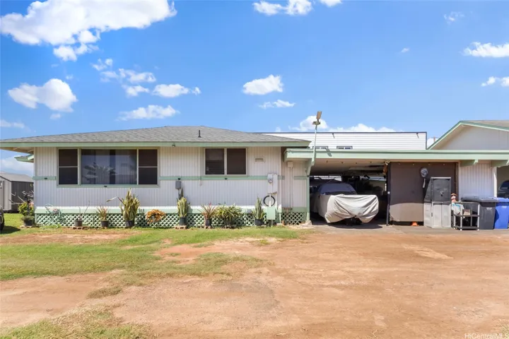 Beach fronting house on left property, 2 bedrooms , 1 full bath.