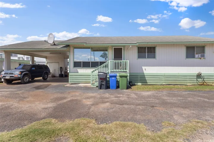 Middle house on right side. 3 bedroom 1.5 baths.
