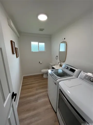 1st Floor- Half Bath w/Washer & Dryer
