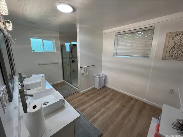 1st Floor- Master Bathroom