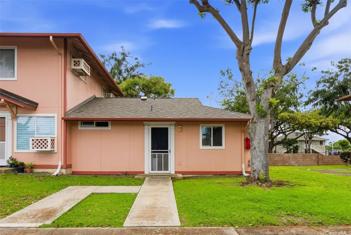 Single level 1 bed/1 bath
