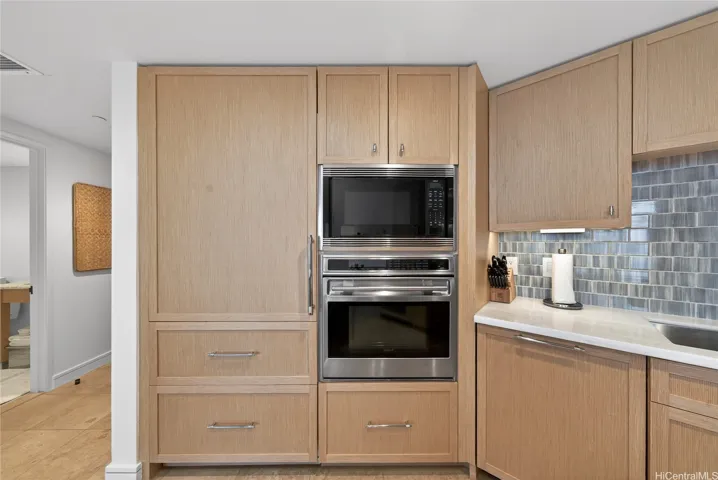 Open-concept Kitchen