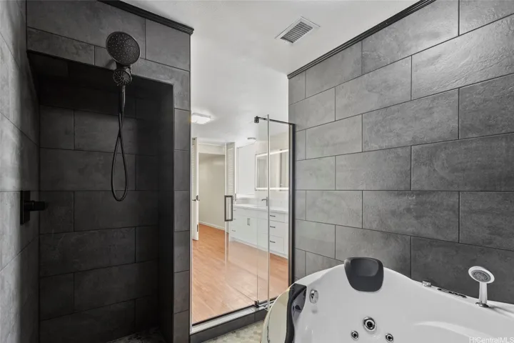 Primary 2 Ensuite Shower
