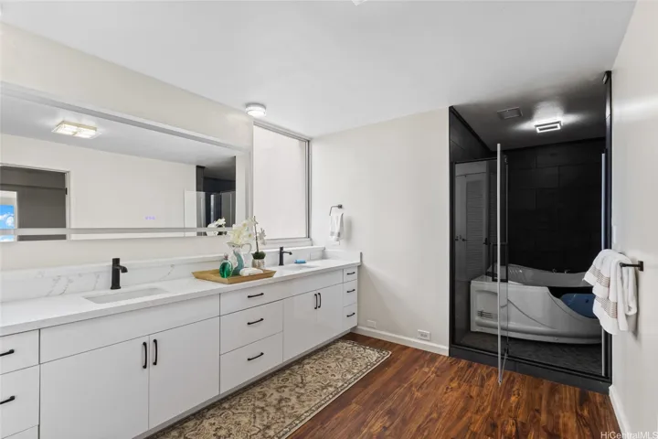 Primary 2 Ensuite Bath