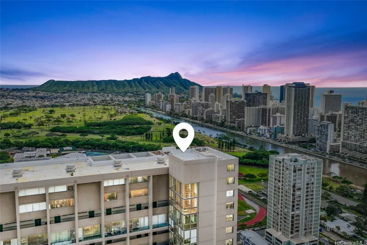 Drone View to Diamond Head