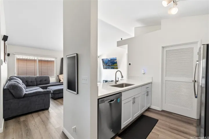  Experience the perfect open-concept layout, seamlessly connecting the main living spaces for modern living.