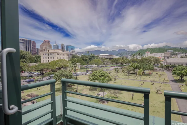 Lanai view to the west and downtown